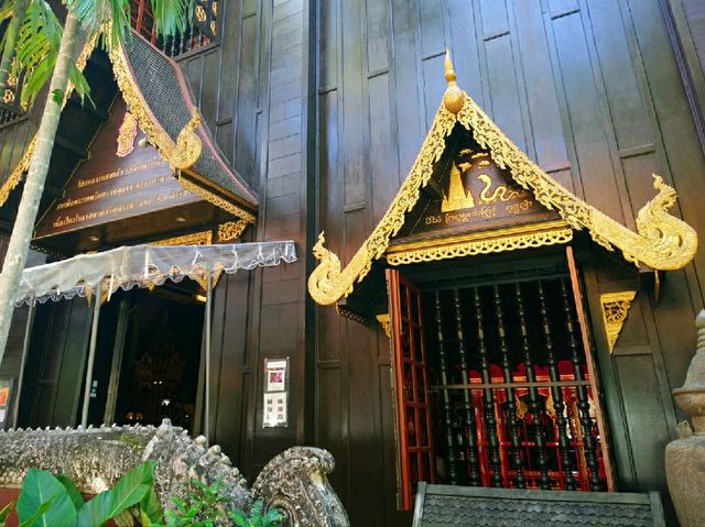 พาเพื่อนเที่ยว..โฮงหลวงแสงแก้ว
