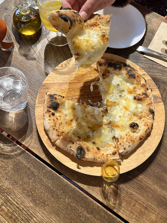 【三重】本格窯焼きが絶品！「PONCHI’S PIZZA」で味わう贅沢ピザ🍕
