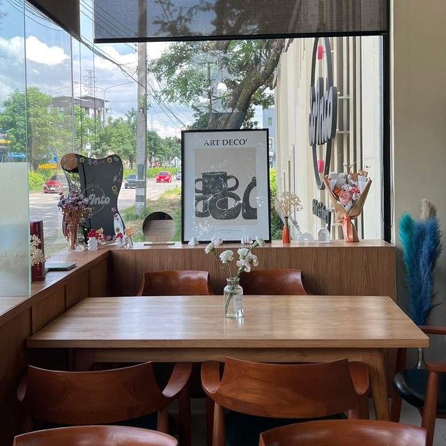 So Into cafe & eatery, เชียงใหม่ 🌸🌼🪻