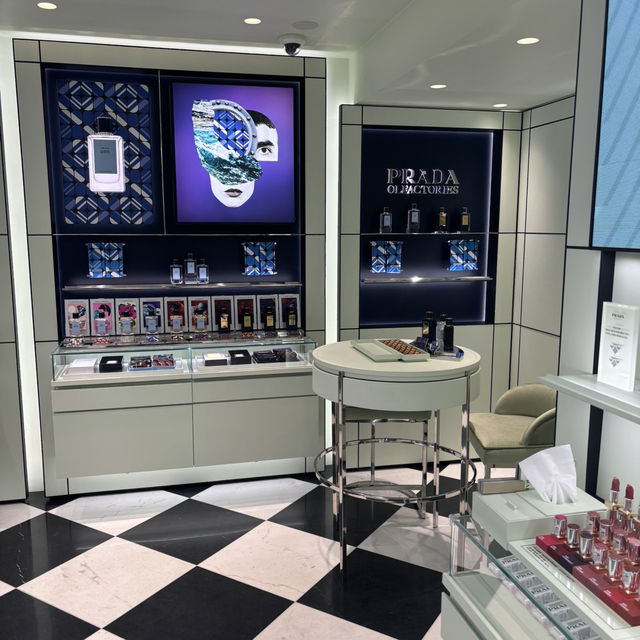 【韓国】PRADA BEAUTYが聖水にOPEN！