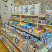 ชอปปิ้งสินค้าสุดคิ้วที่ Moshi Moshi