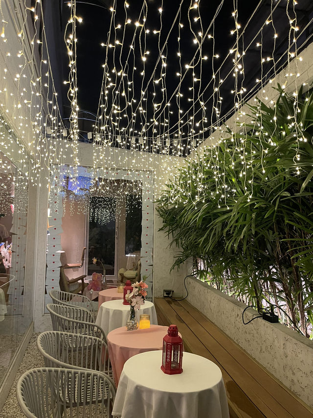 เดทที่ Donna cafe&bistro❤️