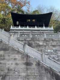 「穿越千年，龍興寺的歷史與文化之旅」🏯