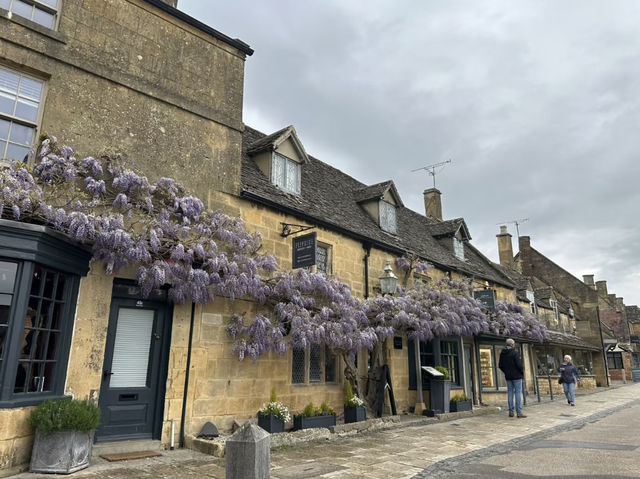 The Swan Hotel: A Historic Retreat in the Heart of the Cotswolds