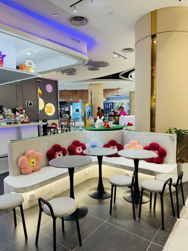 A Whimsical Cafe Adventure – Art Toys & Sweet Treats!
