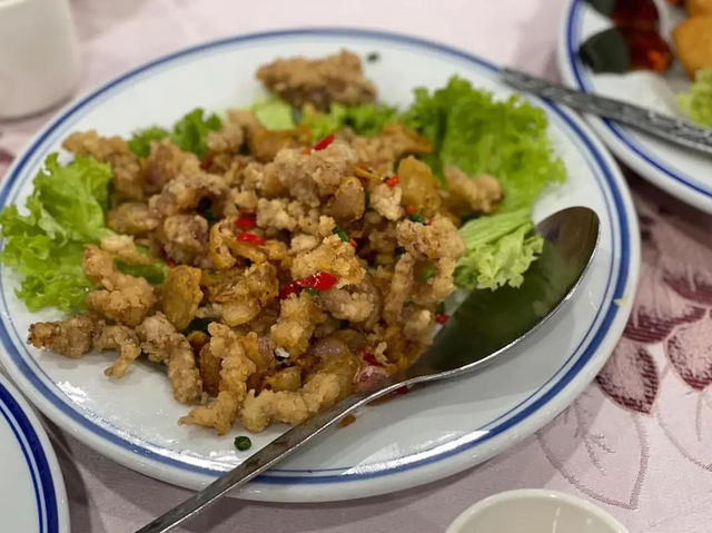Superb quality Chinese seafood frequented by both locals and tourists