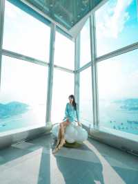 香港必到景點 Sky100 二百幾包門票+美食，超抵！  每次旅行都會去當地嘅Tower欣賞當地風景 而香港最美嘅景色就在 Sky100 「天際100」 襯住最近做緊優惠，帶咗成班朋友上去打卡  仲喺
