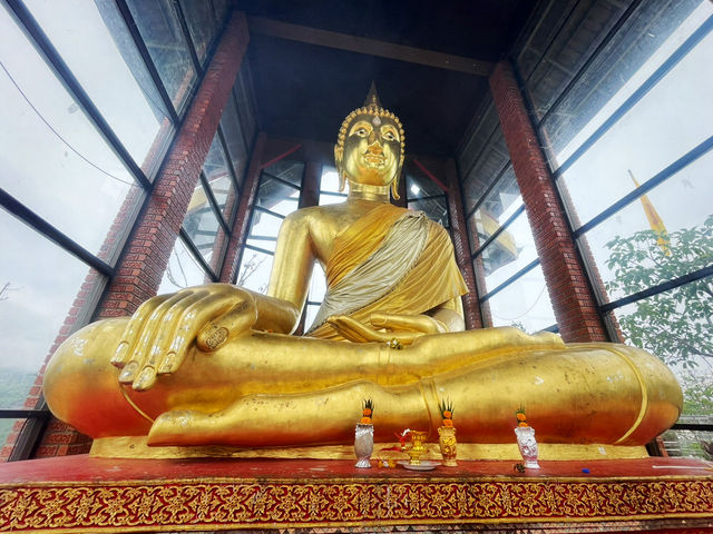 พิชิตยอดเขา สักการะพระพุทธเจติยคีรี