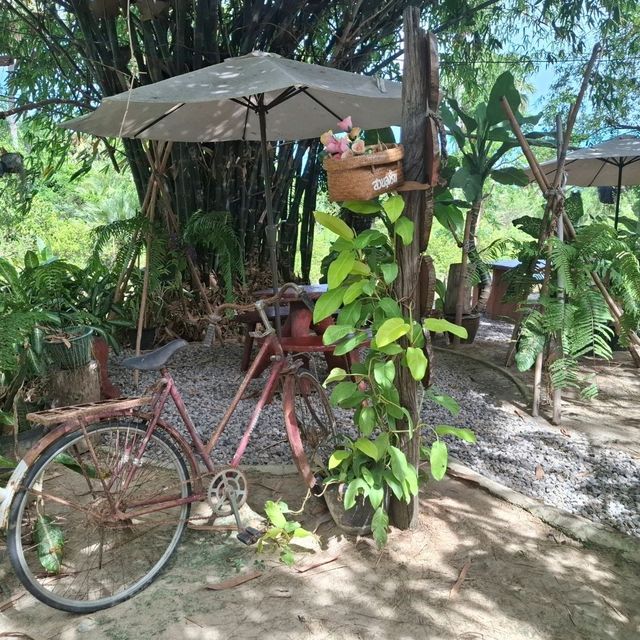 สวนลุงริน คาเฟ่ลับ บรรยากาศบ้านสวนในชะอำ