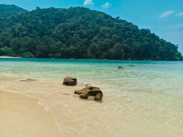 อ่าวช่องขาด @ อุทยานแห่งชาติหมู่เกาะสุรินทร์ 