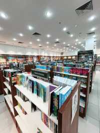 “MPH Bookstore: A Haven for Book Lovers”
