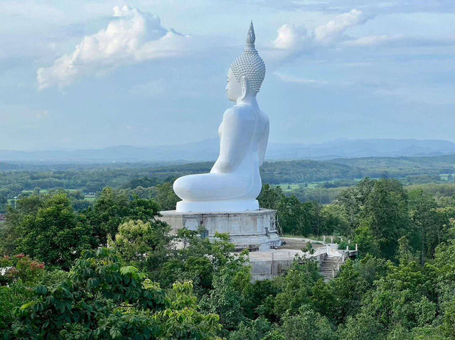 เมืองรองที่ไม่เป็นรองใคร