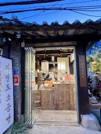 益善洞 ジャヨンドソグムパン併設カフェでパンとドリンク