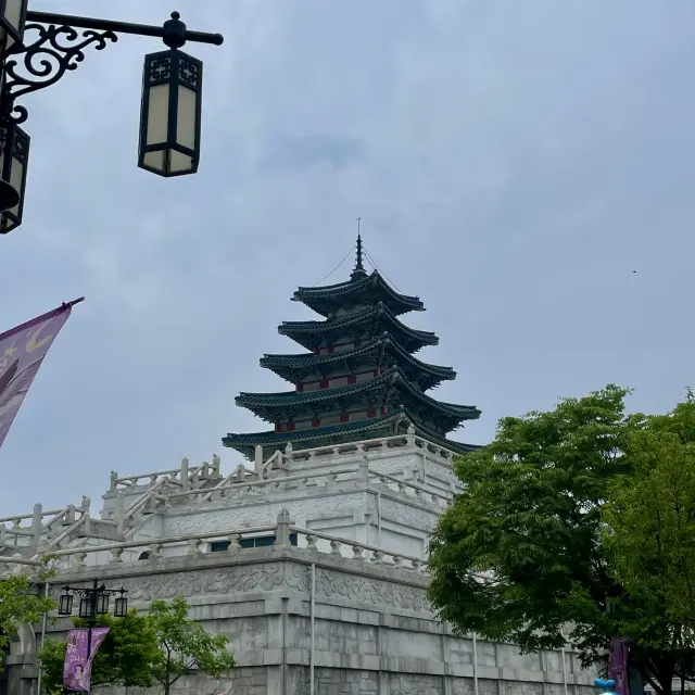 A must-visit spot near Gyeongbokgung Palace: The National Folk Museum of Korea