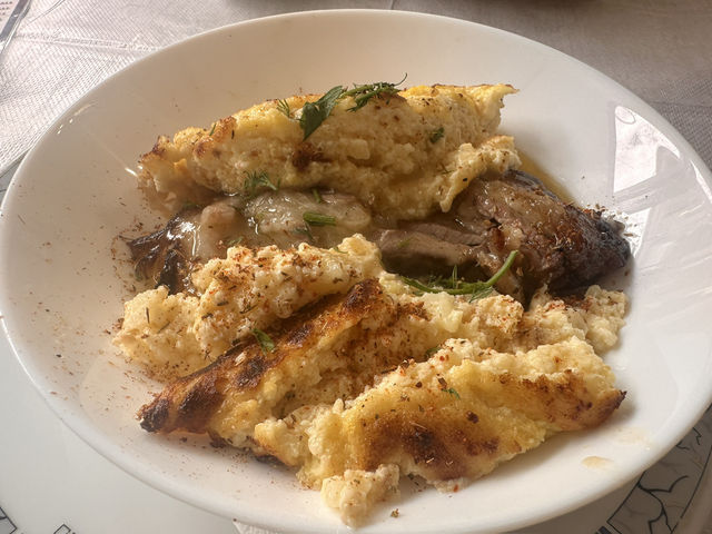 【Restaurant Bar Çuçi｜ベラトで味わう伝統アルバニア料理】 