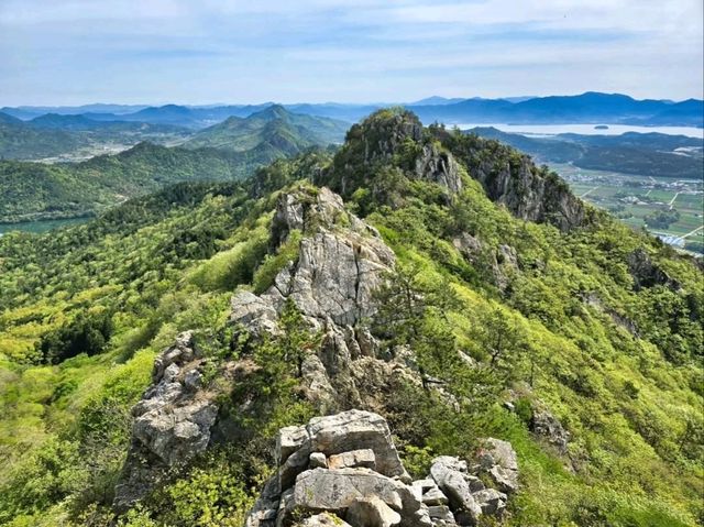 Hidden Gem, Deokryongsan Is Quietly Epic