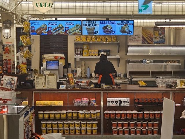 Simmons Grocery Store: High Concept, Mixed Execution