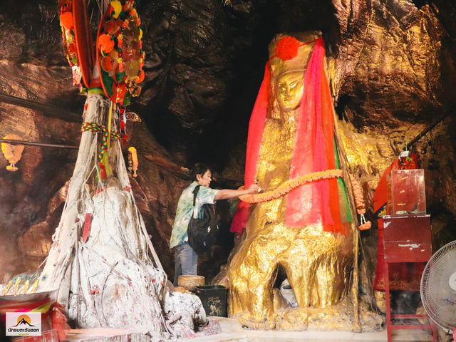  ศาลเจ้าพ่อเขาใหญ่