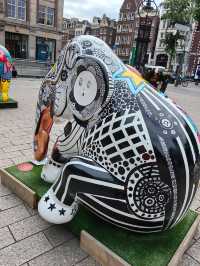 慶祝阿姆斯特丹建城750 週年的Elephant Parade