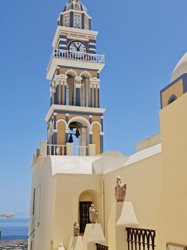 One of the Postcard trip in real white and blue dome