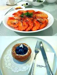 A Wonderful Vacation with Friends at Carlton Hotel Singapore - Stylish Comfort & Perfect Location. 