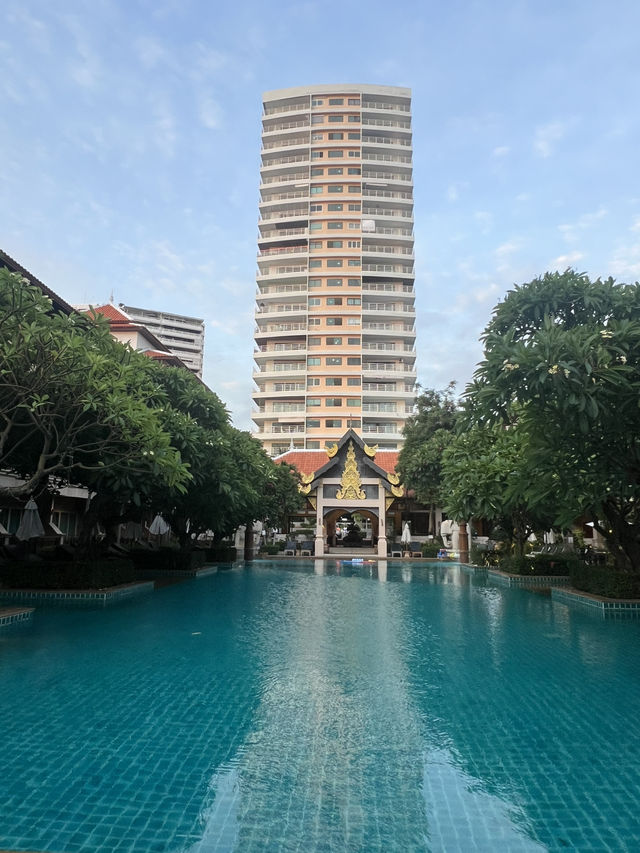 โรงแรมริมหาดจอมเทียน Avalon beach resort