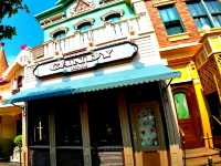 The lively Mickey Avenue!