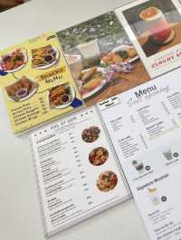 คาเฟ่ Feel At Ease กาญจนบุรี