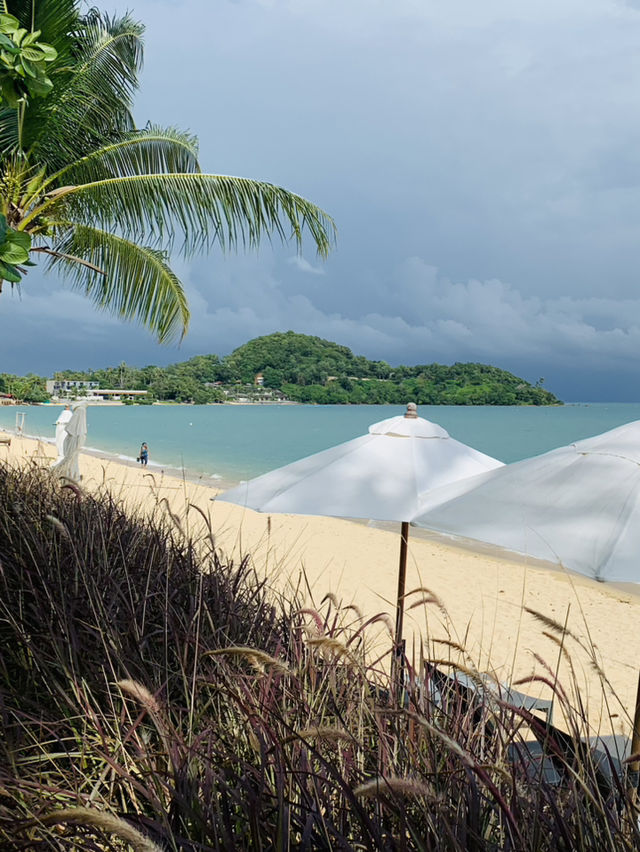หาดบ่อผุด สมุย น้ำใส สงบ สวยเกินต้าน