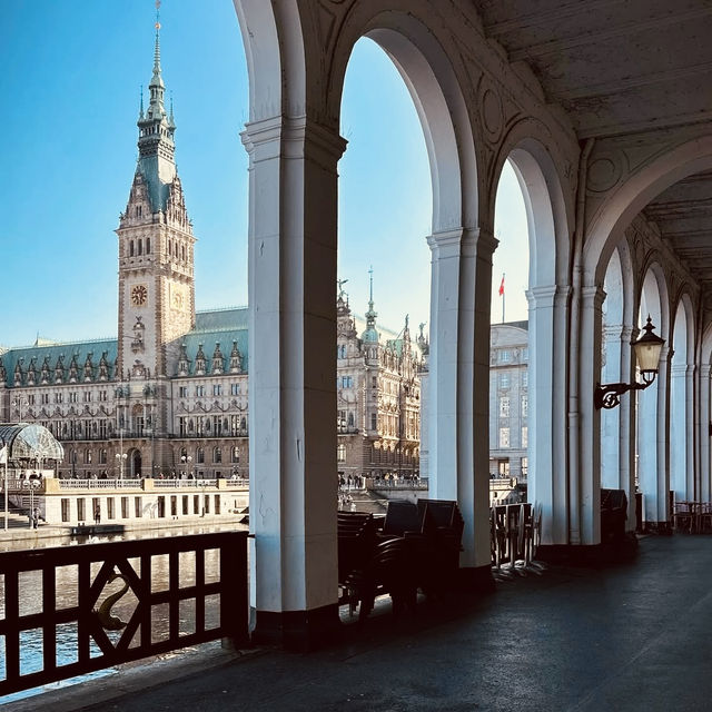 Nikolaifleet at Twilight: Hamburg’s Hidden Maritime Time Capsule