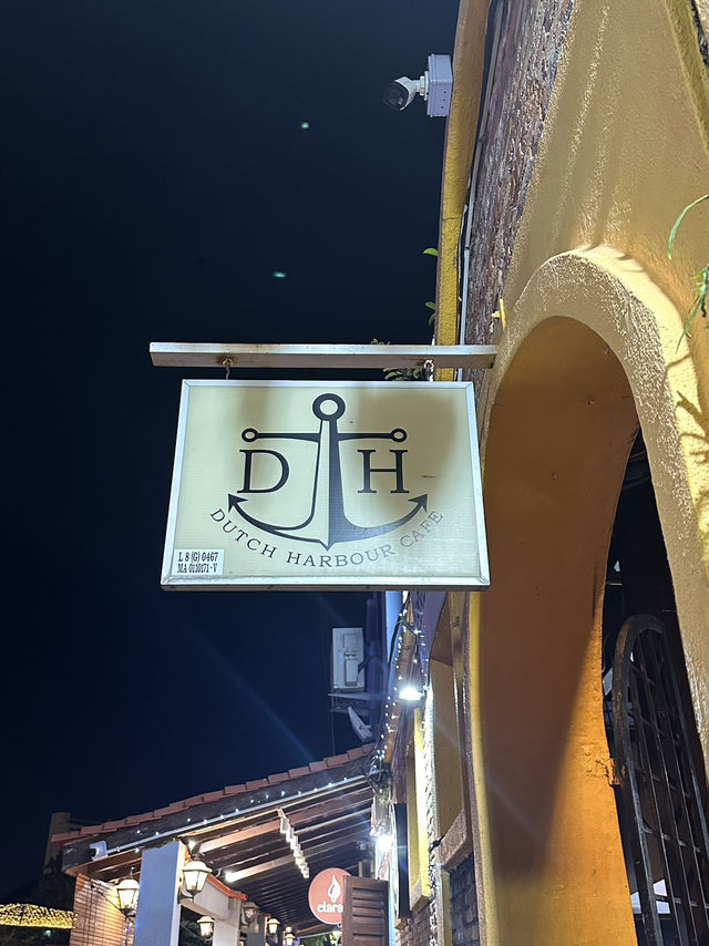 Light Bites, Heavy Vibes – Dutch Harbour Café Delivers Melaka Magic