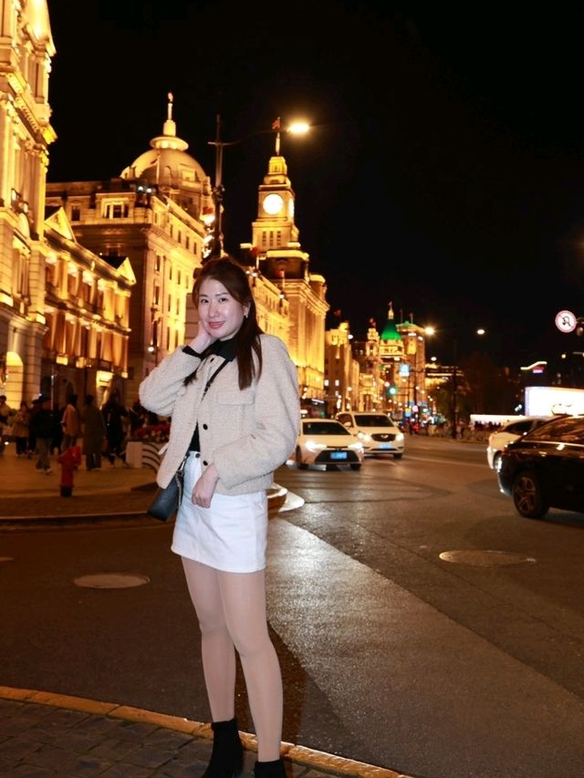 ถ่ายรูปที่ The Bund ตอนกลางคืน จ้างช่างกล้องเถอะ
