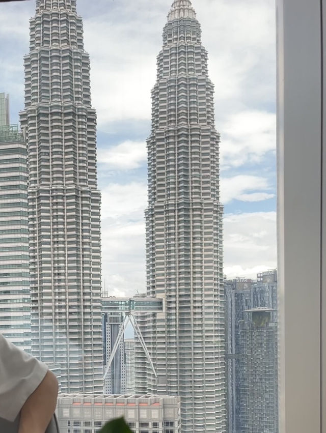 ✨ Birthday Afternoon Tea at Grand Hyatt Kuala Lumpur – A Dreamy Celebration in the Sky 🌸🫖 