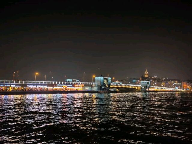 Istanbul After Dark. Night Strolls, City Lights & Pure Vibes 