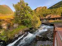 挪威 | Fossevandring Geiranger 擁有絕佳視野的峽灣瀑布