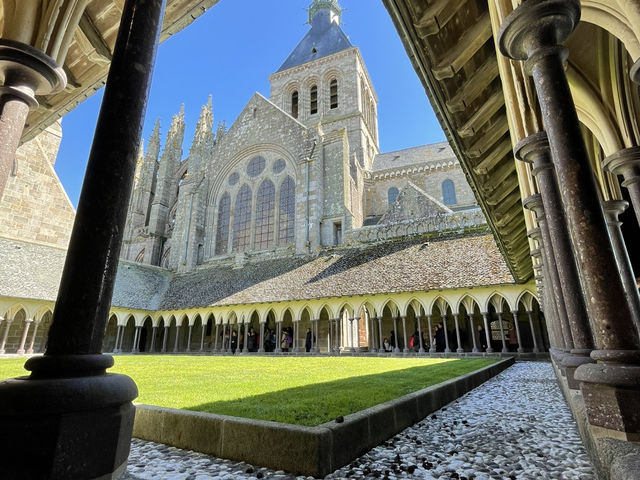 Mont-Saint Michel มหาวิหารกลางน้ำแห่งนอร์มังดี