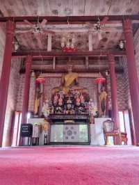 กราบไหว้สิ่งศักดิ์สิทธิ์ที่วัดบุปผารามกันไหม