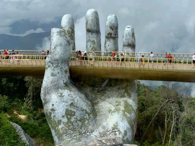 🌉 Golden Bridge – The Icon of Ba Na Hills, Vietnam 🇻🇳