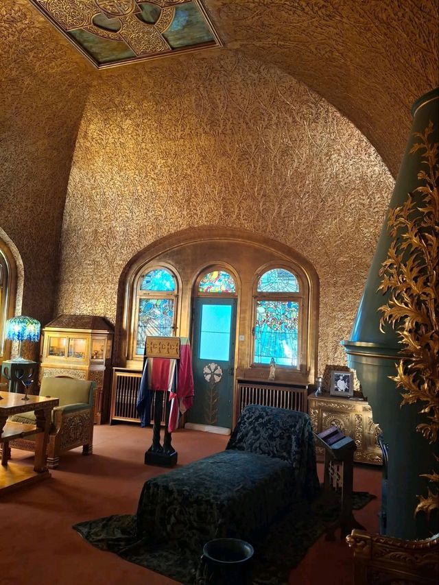 Exploring the Elegance of Peleș Castle Exploring the Elegance of Peleș Castle