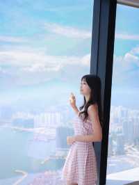 101層高空打邊爐，景觀豪華味道夠勁打卡必到   望住咁靚嘅無敵維港景食重慶火鍋真係好爽！ 270 度全海景包廂房，景觀真係震撼，任影唔嬲，仲有得唱K，即刻變咗私人聚會空間。   今次食人氣過江龍火鍋