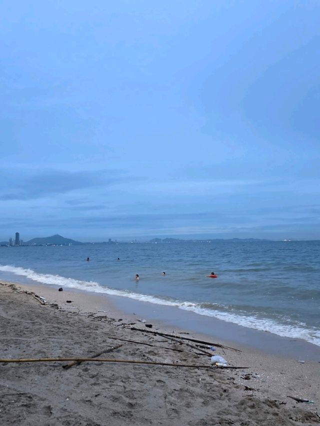 ครัวริมหาด byลุงด้วง บางแสน