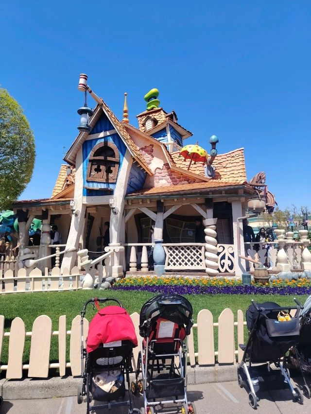 Magical Escape at Tokyo Disneyland 🎠✨ Magical Escape at Tokyo Disneyland 🎠✨
