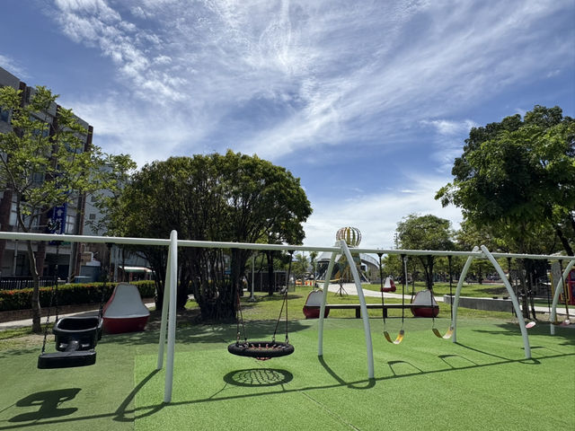 飛天火車也太cool❗️屏東超夯特色公園 打卡x溜小孩現在就出發