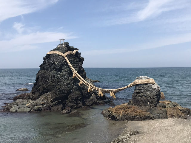 【三重・二見興玉神社🌊】夫婦岩と日の出が織りなす、海の聖なるパワースポット  【三重・二見興玉神社🌊】夫婦岩と日の出が織りなす、海の聖なるパワースポット