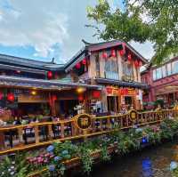 Strolling Through the Enchanting Lijiang Old Town 