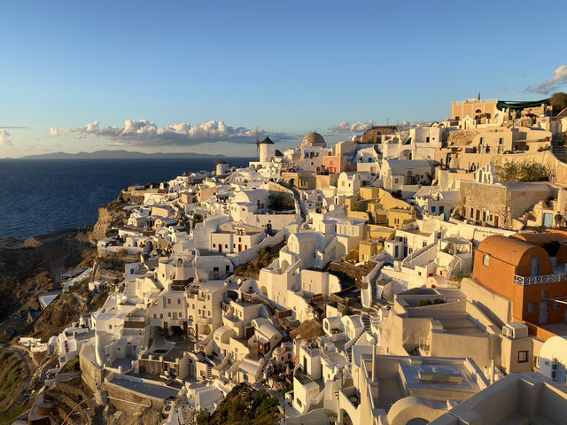 Stunning views of Santorini 🏖️ 🌅 feels like a dream !  Stunning views of Santorini 🏖️ 🌅 feels like a dream !