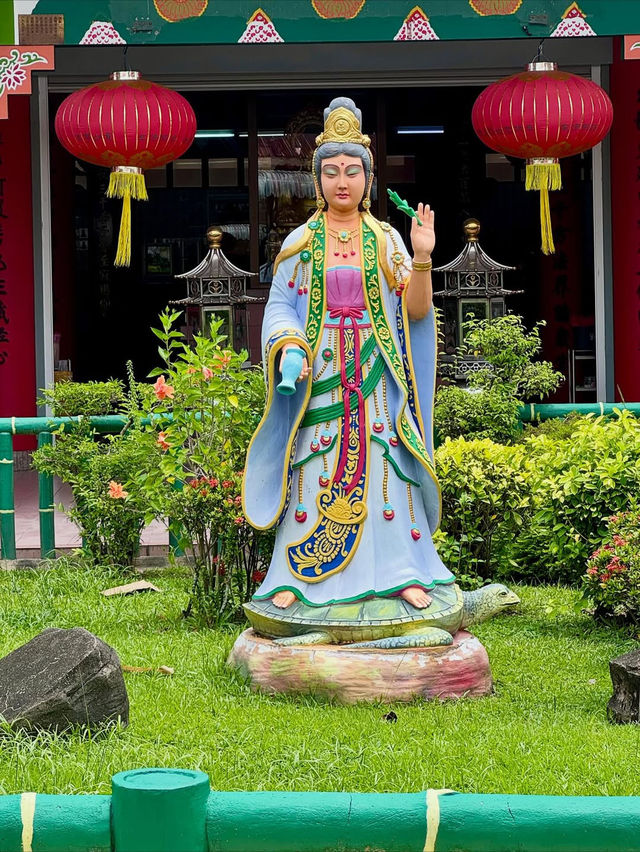Peaceful Reflections at Puh Toh Si Temple, Kota Kinabalu Peaceful Reflections at Puh Toh Si Temple, Kota Kinabalu