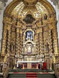 산 페르난도 성당 - 시간의 벽에 새겨진 믿음의 흔적 