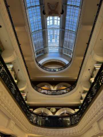 維多利亞大廈打卡🔥 悉尼百年古堡商場，走入宮崎駿動畫！