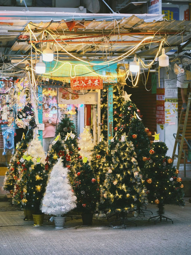 Festival of Frugal Light: Yuletide on Sham Shui Po's Streets Festival of Frugal Light: Yuletide on Sham Shui Po's Streets